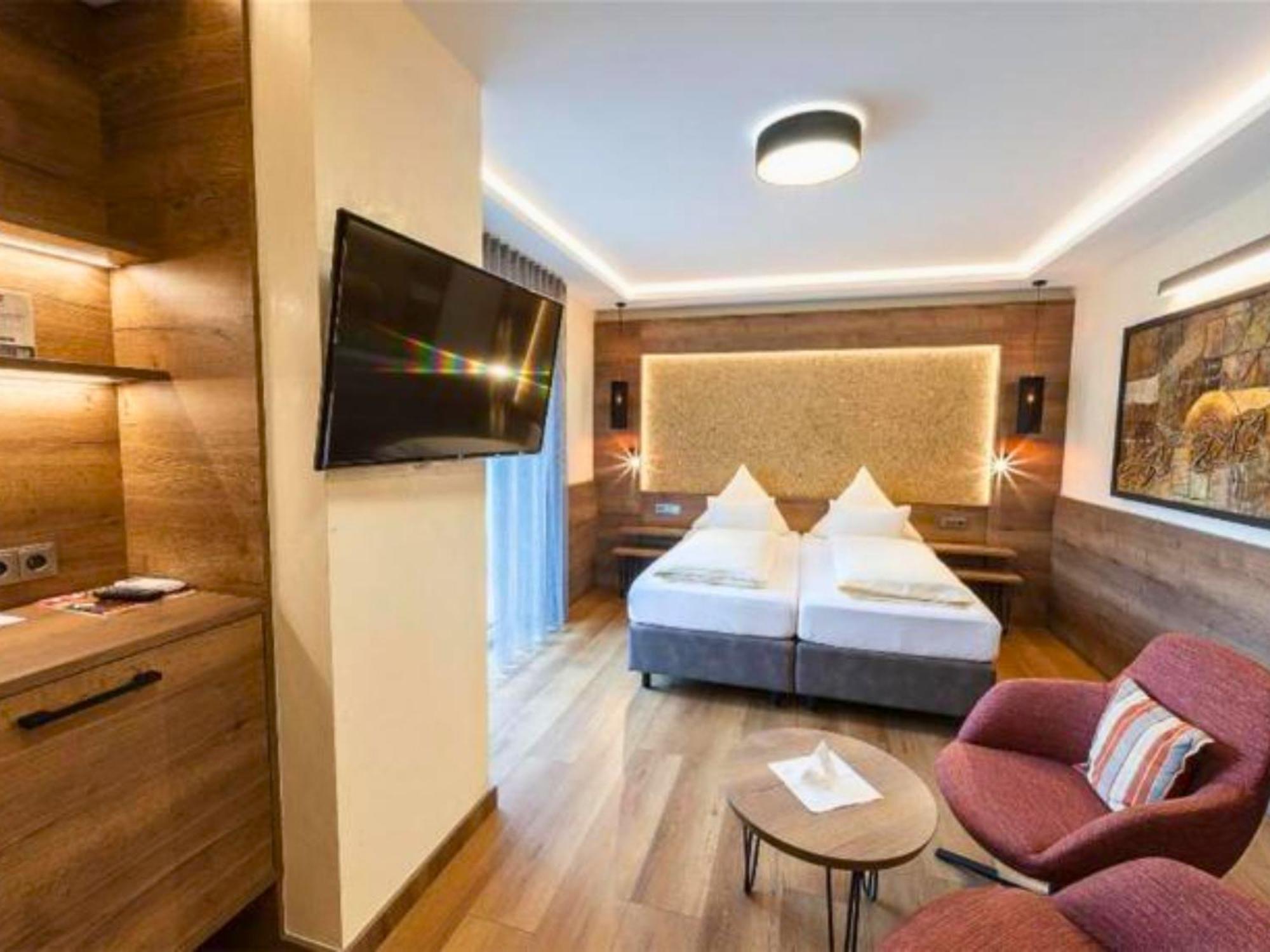 Hotel Lamm Heimbuchenthal Екстериор снимка